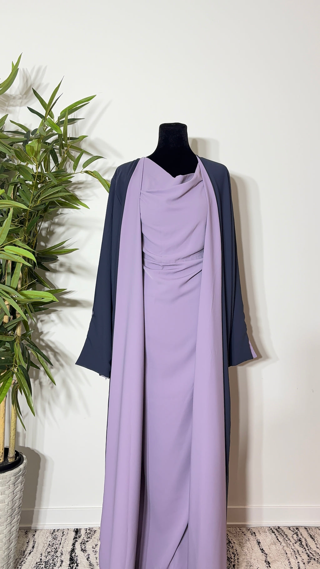 One Abaya. Two Beautiful Looks