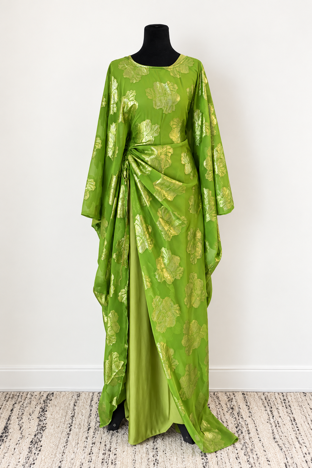 Siti A little color, a lot of elegance