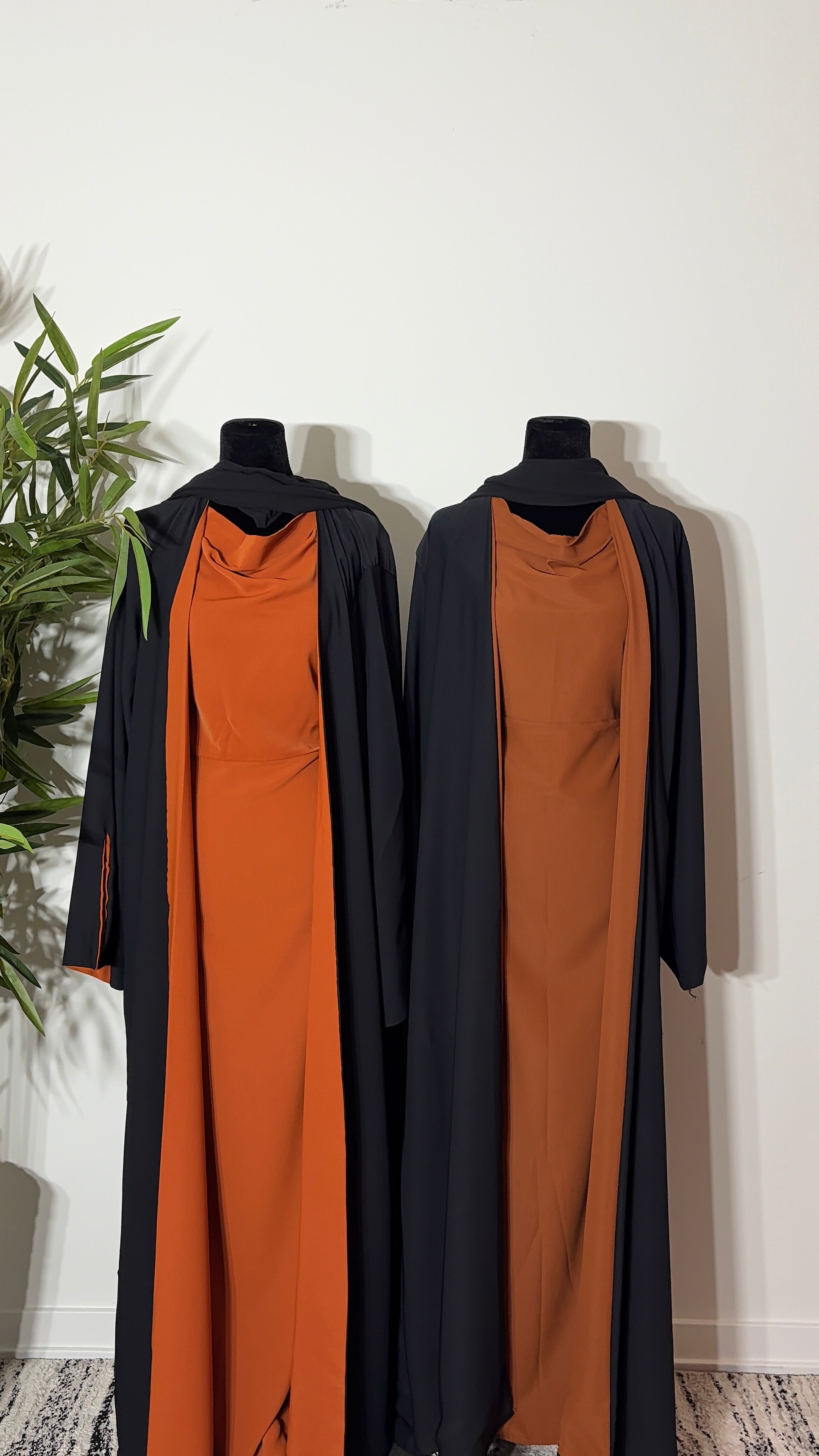 One Abaya. Two Beautiful Looks.