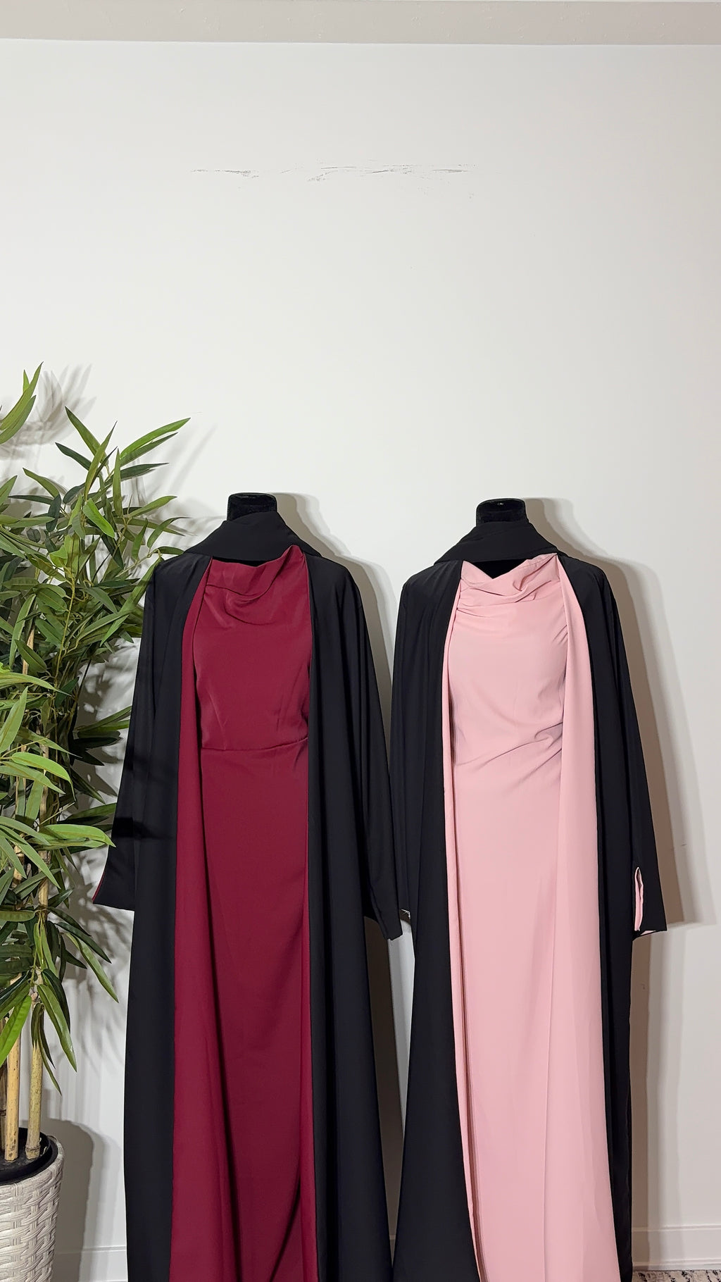 One Abaya. Two Beautiful Looks.