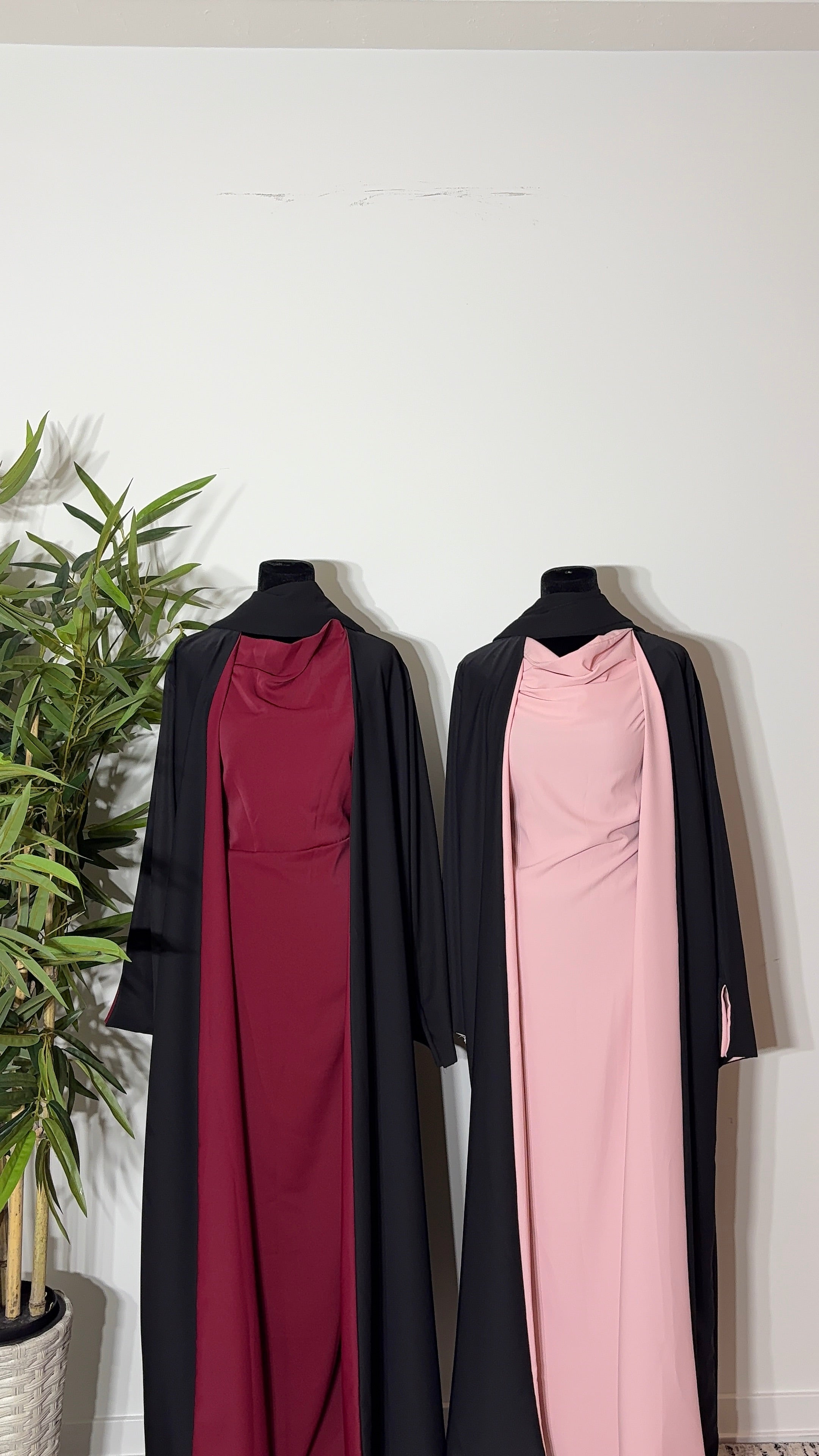 One Abaya. Two Beautiful Looks.