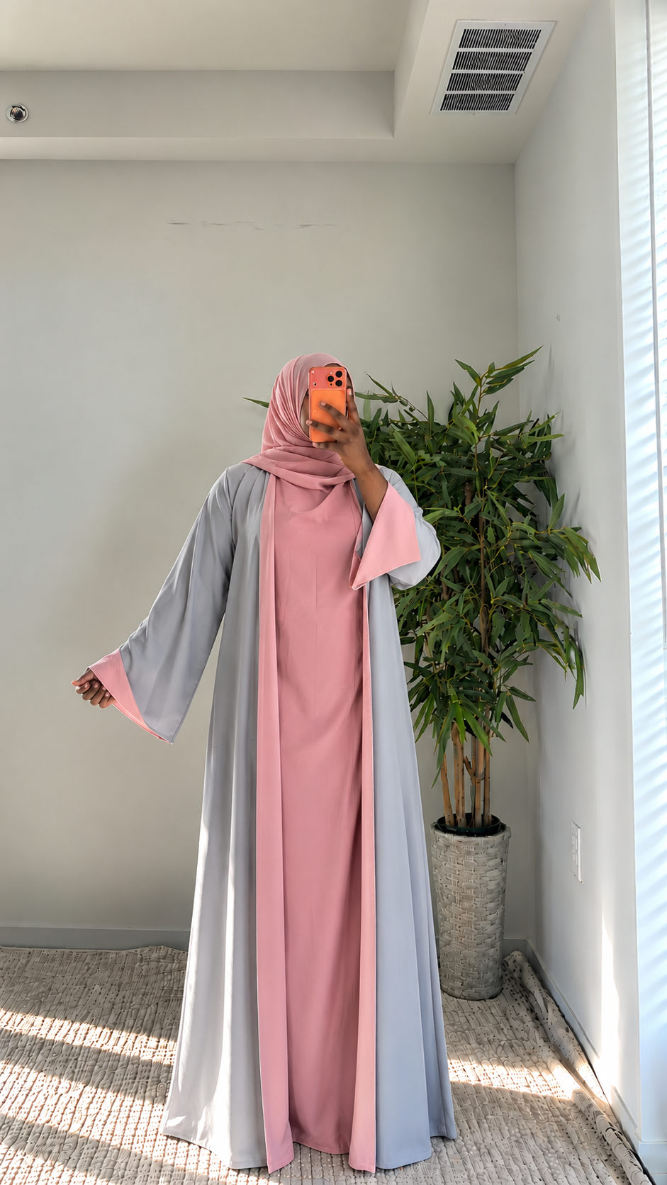 Two-Tone Open Abaya – Contrast Colour Design